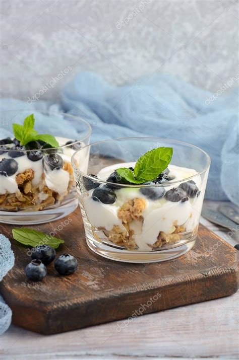 variedad de postres saludables con arándanos