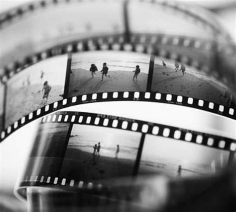 Fotograma de la película, destacando la ambientación