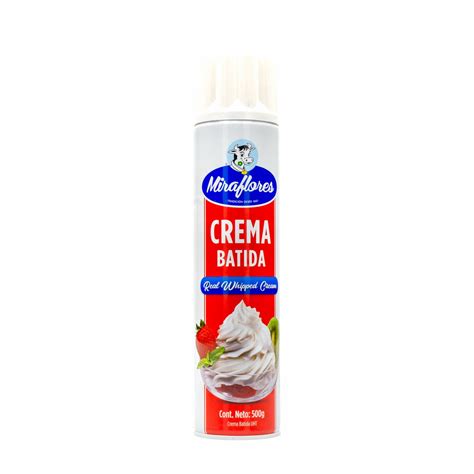 Crema batida lista para usar en la tarta
