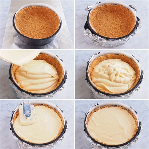 Infografía mostrando los pasos para preparar la base de galletas del cheesecake: moler galletas, mezclar con mantequilla, presionar en el molde y congelar.