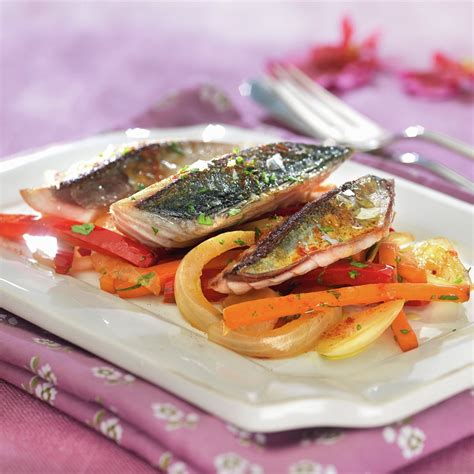 Plato de jurel cocido con cachelos.