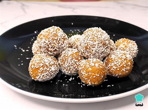Bolitas de cocadas con manjar