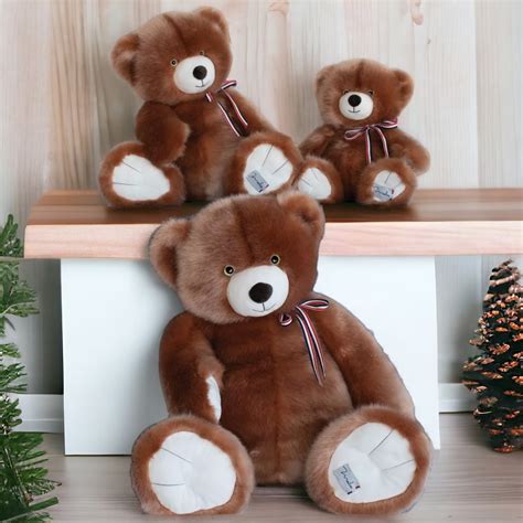 Ejemplos de osos de peluche hechos con fondant marrón.