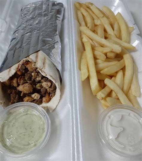 Foto del local Shawarma House en Viña del Mar con un shawarma apetitoso en primer plano