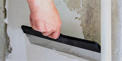 Infografía comparativa de los diferentes tipos de recubrimientos para pistas de atletismo