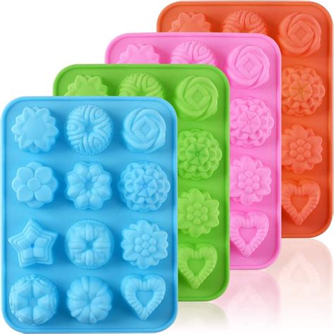 Ejemplos de moldes de silicona con formas navideñas para chocolate