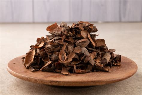 Infografía detallando las propiedades nutricionales del té de cáscara de cacao