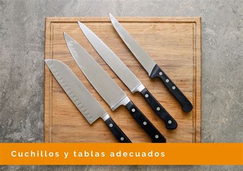Tabla de cortar y cuchillos afilados para trinchar pollo