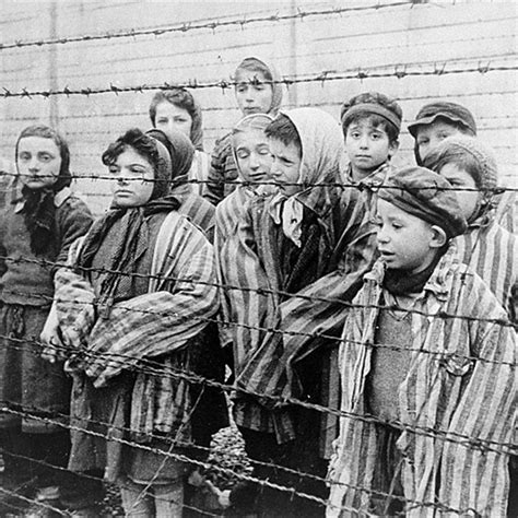 Los nazis confiscaron las pertenencias personales de los judíos que llegaron al campo de concentración.