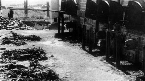 Por lo general, de cuatro a cinco cuerpos fueron cremados juntos en los hornos crematorios en Auschwitz.