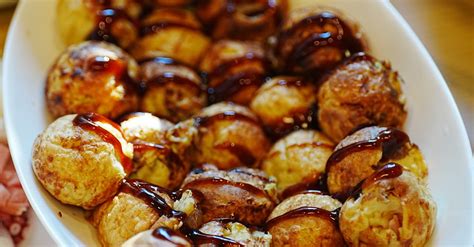 Plato de takoyaki vegetariano