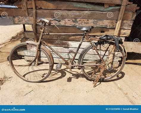 Bicicleta antigua de hierro