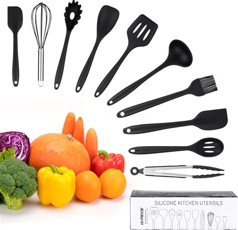 utensilios de cocina con ingredientes a temperatura ambiente