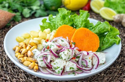Plato de ceviche peruano-caribeño en Cartagena