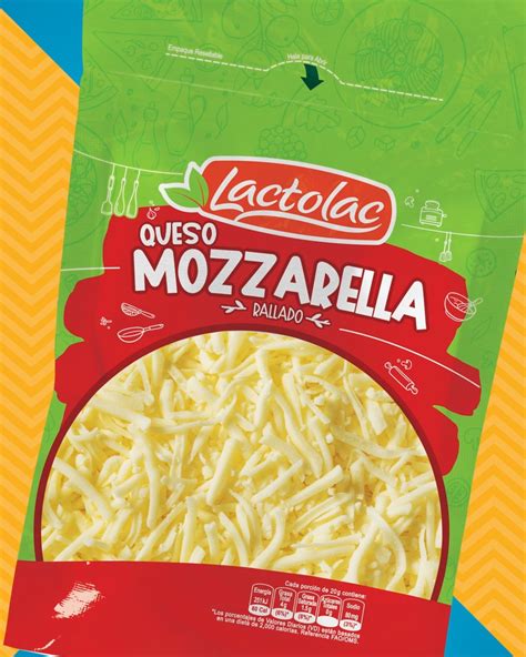 Empaque de queso rallado en bolsa de plástico sellada.