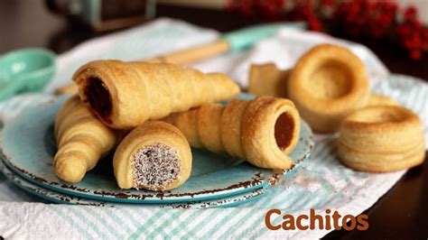 Variedad de cachitos con diferentes rellenos