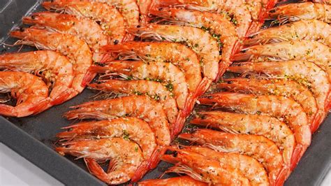 infografía detallando los pasos para hacer el caldo de langostinos