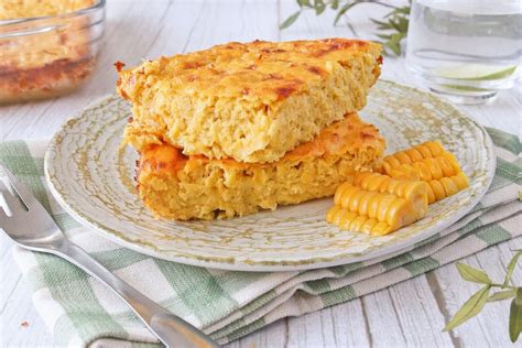 Porción de pastel de maíz (Chipa Guazú).