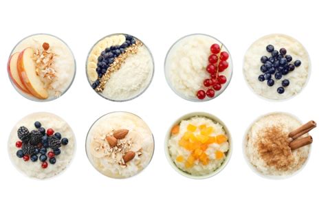 Una infografía mostrando diferentes toppings para arroz con leche como frutas, nueces y especias.