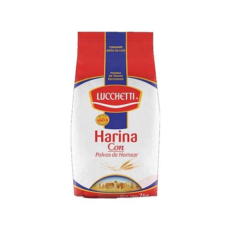 Fotografía de un paquete de harina Luchetti de 3 kilos, mostrando el empaque y la etiqueta frontal.
