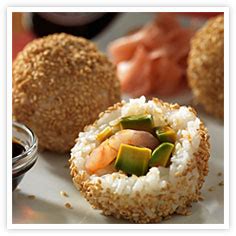 Bolas de arroz estilo sushi fritas con salmón