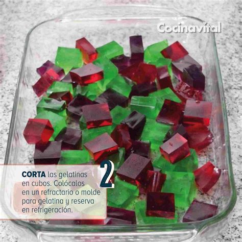 Corte de las gelatinas de colores en cubos