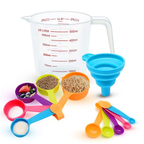 infografía comparando el volumen de tazas, vasos y cucharas medidoras
