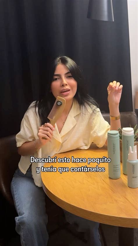 Esquema de aplicación de mousse desde la raíz hasta las puntas para maximizar el volumen.