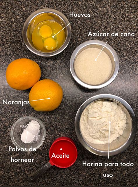 Ingredientes para queque blanco en licuadora dispuestos para la preparación