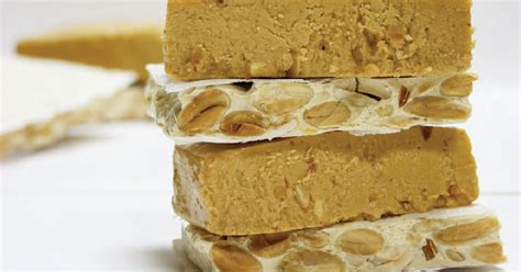 Infografía comparativa de turrón blando y turrón duro, mostrando sus texturas.