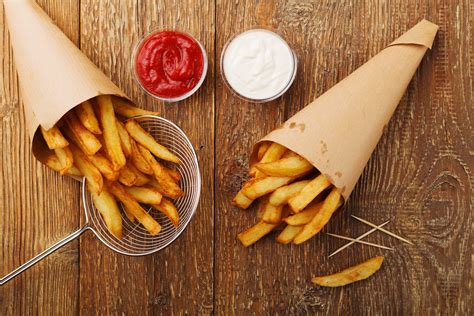 foto de cono de frites belgas