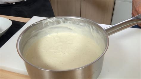 video tutorial sobre cómo hacer una salsa bechamel casera perfecta