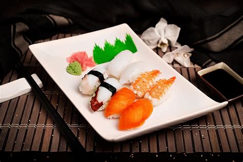 Plato de nigiris variados