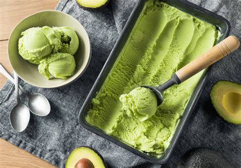 Variedad de helados suaves veganos y sin lácteos