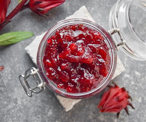 Mermelada de jamaica con ingredientes clave resaltados