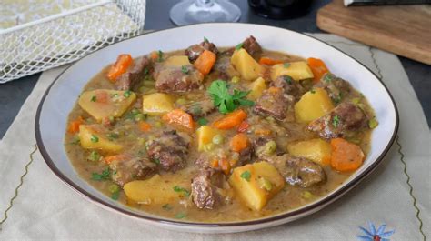 Estofado caribeño casero con verduras y carne tierna