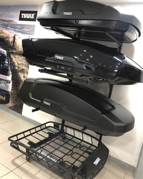 Imagen de una variedad de baúles de techo Thule