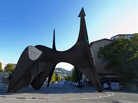 Fotografía del Teodelapio de Alexander Calder en la estación de Spoleto