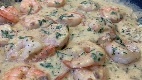 Gnocchi de papa con camarones en salsa cremosa