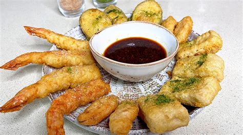 infografía con los ingredientes básicos de la tempura y diferentes tipos de salsas