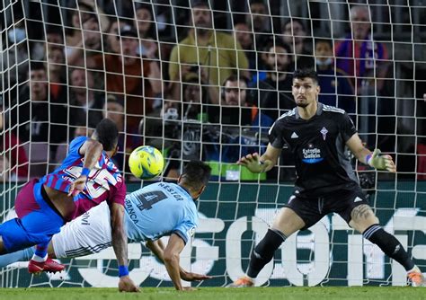 Foto de Matías Dituro en su rol de portero durante un partido de fútbol