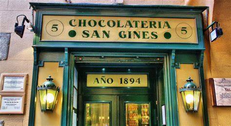 Fachada de la Chocolatería San Ginés en Madrid