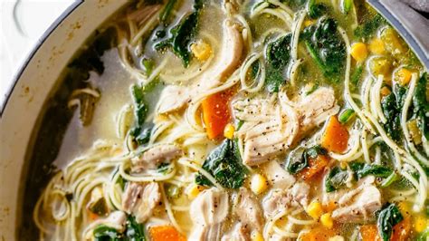 Ingredientes para sopa china con maíz y setas