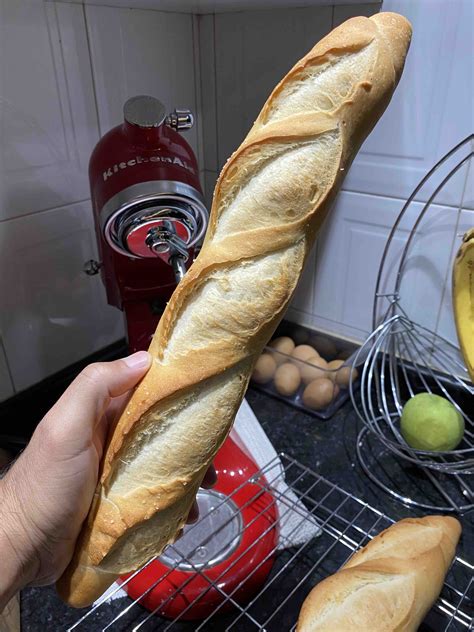 Esquema comparativo entre baguette y pan canilla