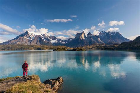 Paisaje del Parque Nacional Torres del Paine con sus icónicas torres.