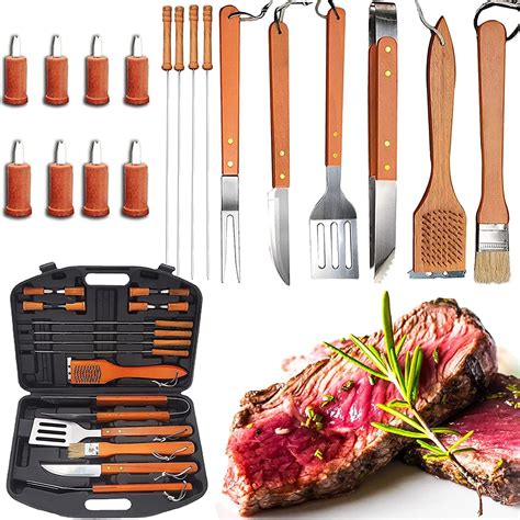 Conjunto de herramientas esenciales para asador: cuchillos, pinzas, espátula, brocha y tenedores.