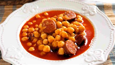 Garbanzos con chorizo, plato final