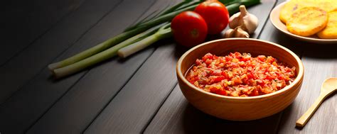 Ingredientes típicos para el hogao colombiano