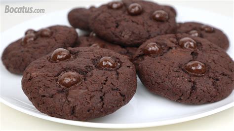 Imagen de galletas de chocolate y marshmallows listas para comer