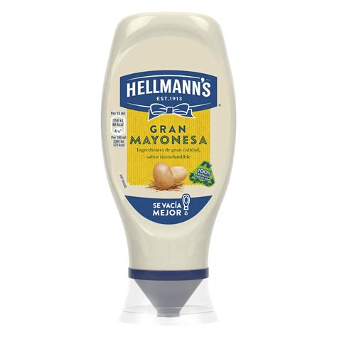 Mayonesa Hellmann's en un plato con ingredientes frescos, resaltando su calidad y origen casero.